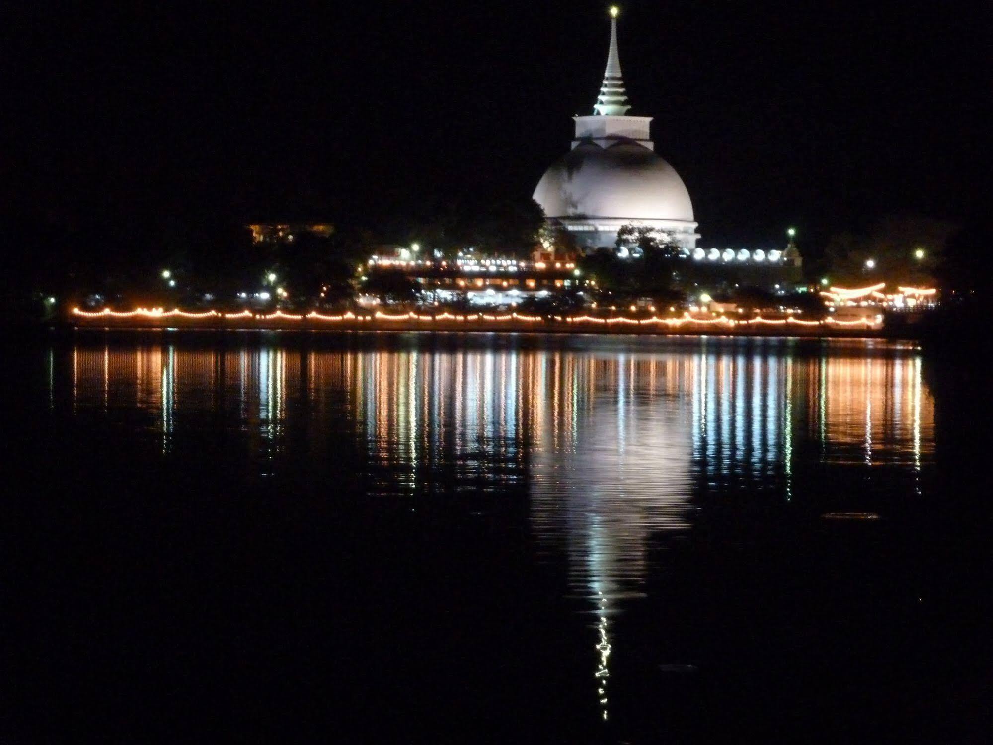 Hotel Sisilthera Anuradhapura Exterior foto